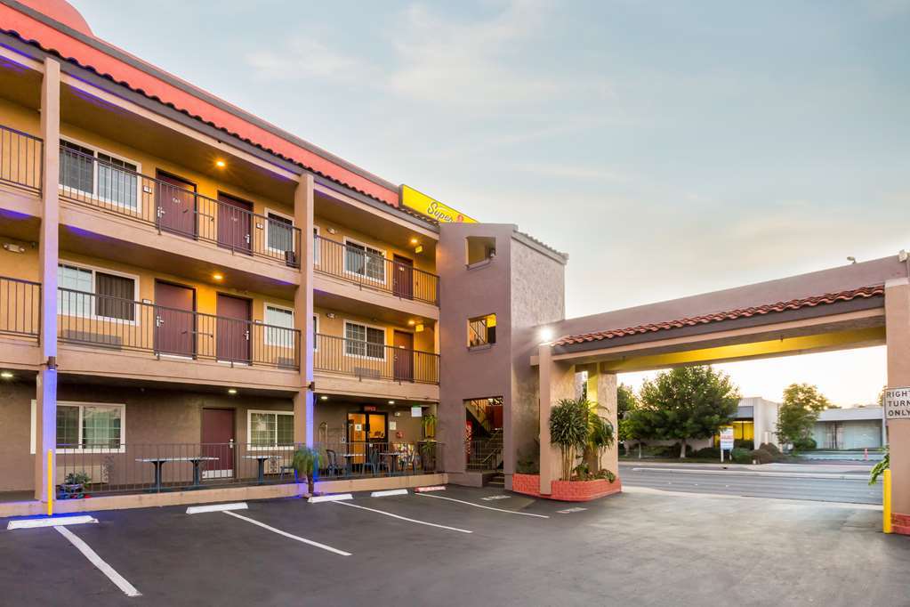 Super 8 By Wyndham El Cajon San Diego Hotel Ngoại thất bức ảnh